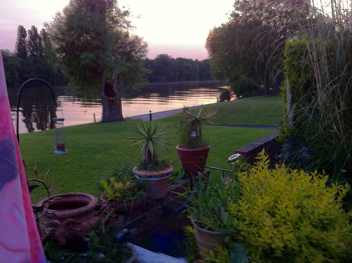 Chiswick Riviera With Free Parking Bed & Breakfast London Ngoại thất bức ảnh